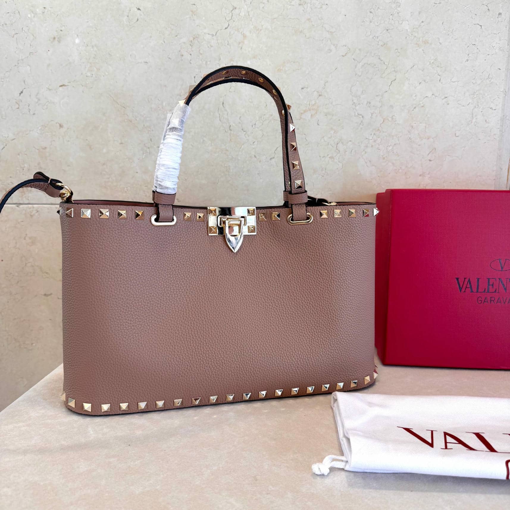 005-Tote Garavani Rockstud